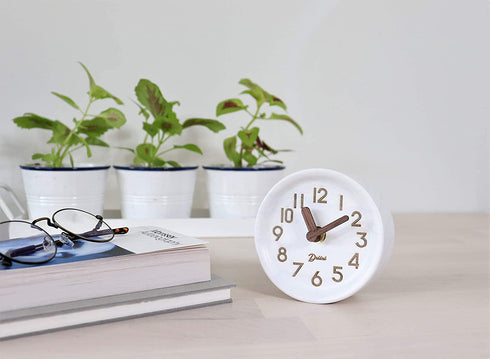 Driini Wooden Analog Desktop Clock 4.3 in. Decorative Pinewood Clock, No-Tick Design Easy to Read Silent Sweep Mantle Clock Quiet Tabletop Clocks with Wood Body, Hands, & Battery Cover; White