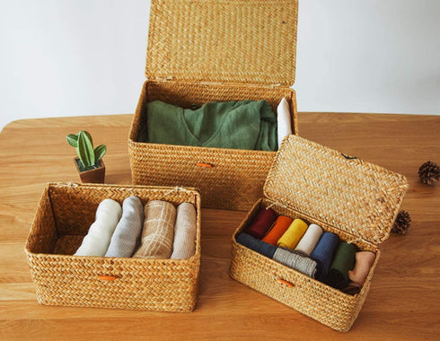 Yesland Handwoven Seagrass Rattan Storage Basket - 11.5'' x 7.5'' x 5'' - Brown Rectangular Makeup Organizer / Container with Lid, Perfect for Decoration, Picnic, Groceries and Toy Storage