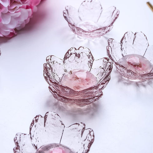 Sakura Shaped Glass Seasoning Dishes Ketchup Saucer Appetizer Plates Salad Bowls Kitchen Food Display Decoration (2pcs)