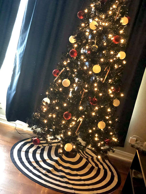 AHOOCUSTOM CHICHIC Black and White Annual Ring 48 in Christmas Tree Skirt, Rustic Farmhouse Large Lollipop Funny Party Decor Supplies for Xmas Tree Mat Halloween Decorations Occasion Ornaments 48"