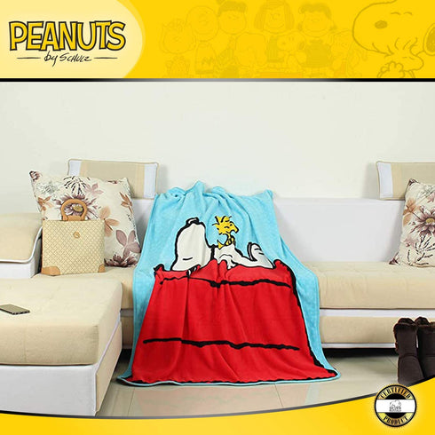 Silver Buffalo Peanuts Snoopy Micro-Plush Throw Blanket, 45 x 60 Inches