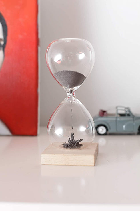 Kikkerland Magnetic Hourglass