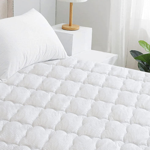 Mattress Pad Twin, Extra Plush Quilted Mattress Cover, Noiseless and Breathable Mattress Protector with Deep Pocket Stretches up to 16 Inches Deep, Machine Washable Mattress Topper