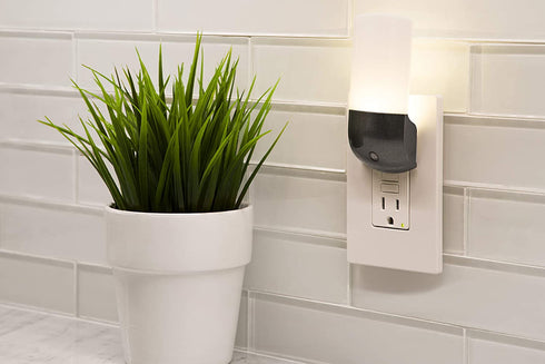 Energizer LED Automatic Night Light, Smart Dusk-to-Dawn Sensor, Plug-in, Energy Efficient, Ideal for Bedroom, Bathroom, Kitchen, Hallway, Charcoal, 2 Pack, 37102