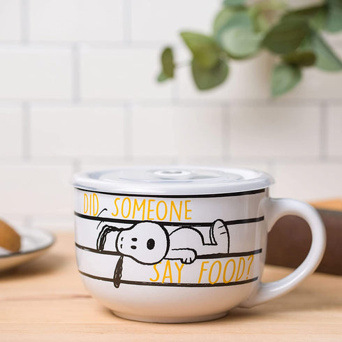 Silver Buffalo Peanuts Snoopy and Woodstock Ceramic Soup Mug with Vented Plastic Lid, 24 Ounces