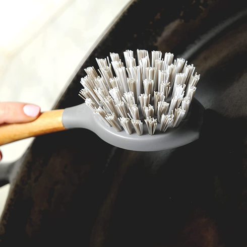 Full Circle Tenacious C Cast Iron Brush and Scraper with Bamboo Handle Skillet Scrubber with Tough Nylon Bristles, Grey, One Size, Gray