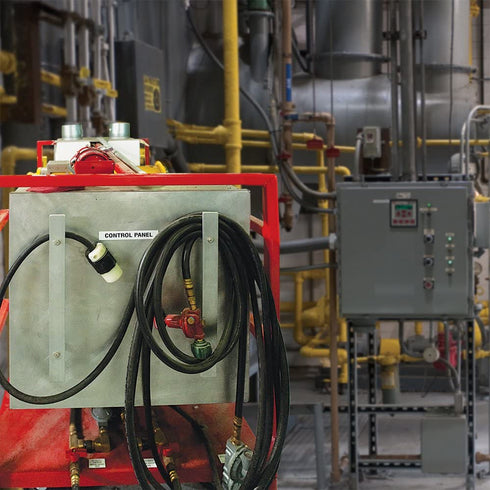 Leviton 2323 20 Amp, 250 Volt, NEMA L6-20R, 2P, 3W, Locking Connector, Industrial Grade, Grounding - Black-White