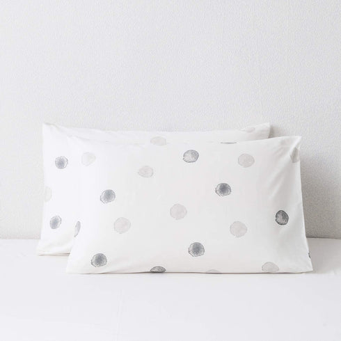 SUSYBAO 100% Cotton Pillowcases King Size Set of 2 White Polka Dots Bed Pillow Covers Envelope Closure End Pillow Encasement Premium Quality Soft Breathale Easy Care(2 Pack, 20 x 36 inch)