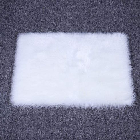 Dikoaina Classic Soft Faux Sheepskin Fur Rug White Fluffy Area Rug Shag Rug Carpets for Bedroom Living Room