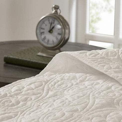 Madison Park Quebec Twin Size Quilt Bedding Set - Ivory , Damask 2 Piece Bedding Quilt Coverlets Ultra Soft Microfiber Bed Quilts Quilted Coverlet