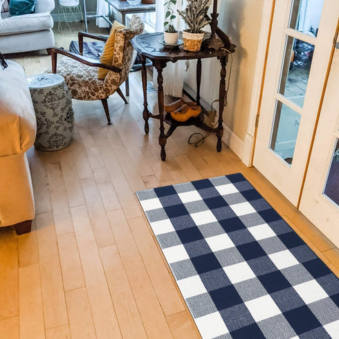 LEEVAN Cotton Buffalo Plaid Outdoor Rugs 2x4 ft Checkered Front Porch Rug Washable Woven Welcome Braided Door Mat for Layered Kitchen Farmhouse Bathroom Entryway Throw Carpet, Navy Blue and White