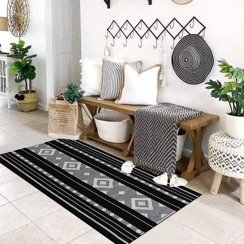 Boho Kitchen Runner Rug Black/White 2x4 ft,LEEVAN Reversible Diamond Indoor Floor Rugs Machine Washable Woven Modern Farmhouse Geometric Tribal Throw Carpet for Bedroom/Laundry/Bathroom/Entryway
