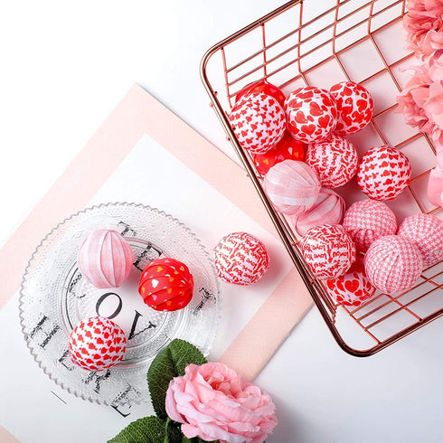 18 Pieces Valentin's Day Ball Ornaments Buffalo Check Love Heart Ball decorations Red and Pink Fabric Wrapped Ball Valentine Decorative Supplies for Valentine's Day Party Wedding Table (1.57 Inches)