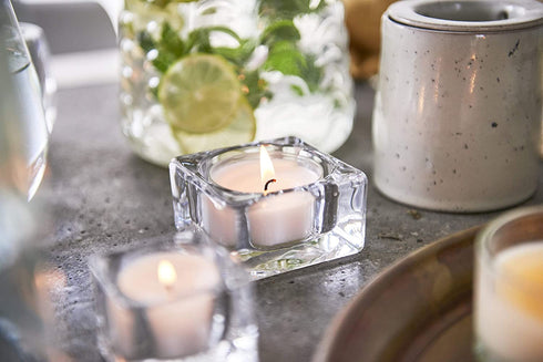 BOLSIUS 16 Unscented Tea Lights in Clear Cups - 9 Burn Hours - Premium European Quality - Consistent Smokeless Flame - 100% Cotton Wick - Dinner, Wedding, Party, Spa, Church, & Home Décor Tealights