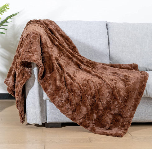 TOONOW Soft Throw Blanket for Couch, No-Shedding Faux Fur Blankets, 300GSM Reversible Fuzzy Blanket 51"x 67" Warm Blankets for Bed, Sofa, Living Room (Brown)