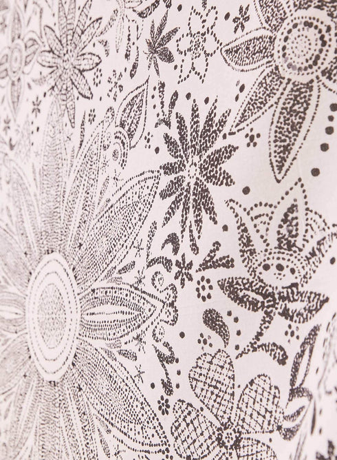 Neasow Bohemian Tapestry Wall Hanging, Beige White Floral Tapestry with Dotted Daisy Medallion Print Bedroom Boho Hippie Home Decor, 60×60 inches