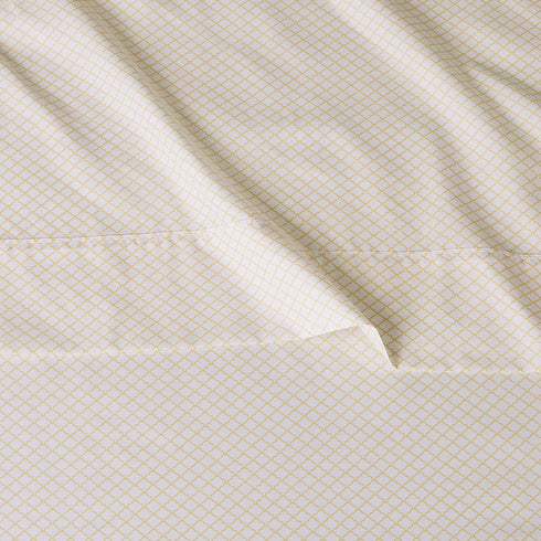 Amazon Basics Lightweight Super Soft Easy Care Microfiber Bed Sheet Set with 14" Deep Pockets - King, Yellow Scallop