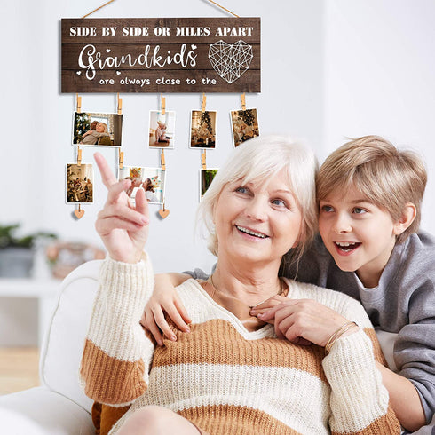 Grandma Gifts Nana Grandma Photo Holder, Gifts for Grandmother Grammy Present from Granddaughter and Grandson, Clips and Twine for Photo Hanging, Grandkids Photo Frame for The Best Grammy Ever Gifts