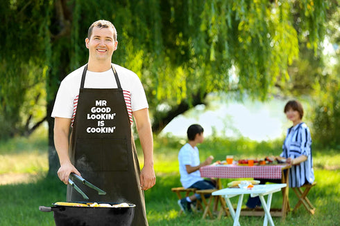 Savvy Designs Aprons for Men - Adjustable Black Apron with Pockets, Mr Good Lookin is Cookin - Unique Christmas BBQ & Grilling Gifts