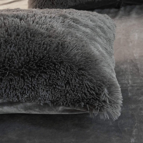 XeGe Faux Fur Throw Pillow Cases Plush Shaggy Ultra Soft Pillow Cover Fluffy Crystal Velvet Decorative Pillowcases Zipper Closure,Set of 2(Standard, Dark Gray)
