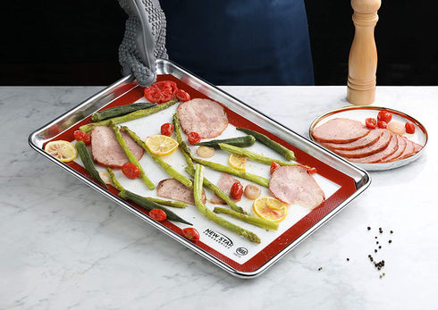 New Star Foodservice 38439 Commercial-Grade 18-Gauge Aluminum Sheet Pan/Bun Pan & Silicone Baking Mat Set, 13" L x 18" W x 1" H (Half Size)
