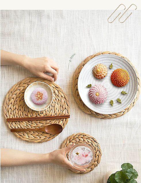 Yesland 4 Pack 13.5'' Large Rattan Tablemats - Natural Round Braided Water Hyacinth Weave Placemat - No-Slip Thick Wooden Heat Resistant Mats for Table, Coasters, Pots, Pans & Teapots in Kitchen