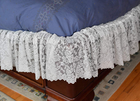 Home-X - White Lace Scalloped Elastic Bed Wrap Around, Easy Fit, Dust Ruffle Bed Skirt | Queen/King