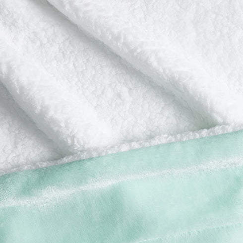 Amazon Basics Kids Ultra-Soft Micromink Sherpa Blanket - Twin, Mountain Mint Green