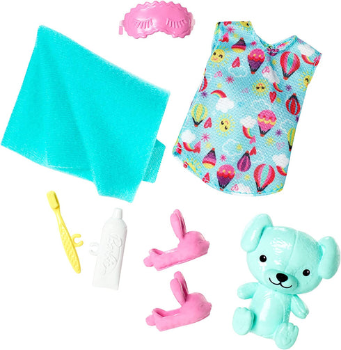 Barbie Club Chelsea Accessory Pack, Bedtime-Themed Clothing and Accessories for Small Dolls, 7 Pieces for 3 to 7 Year Olds Include Teddy Bear