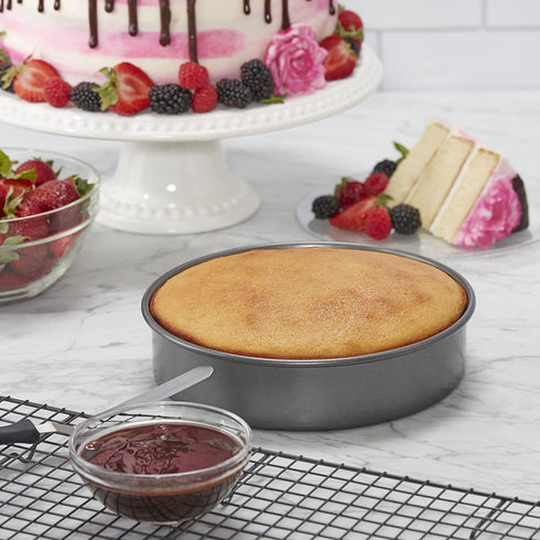 Chicago Metallic Professional Non-Stick Round Cake Pan, Gray,8-Inch