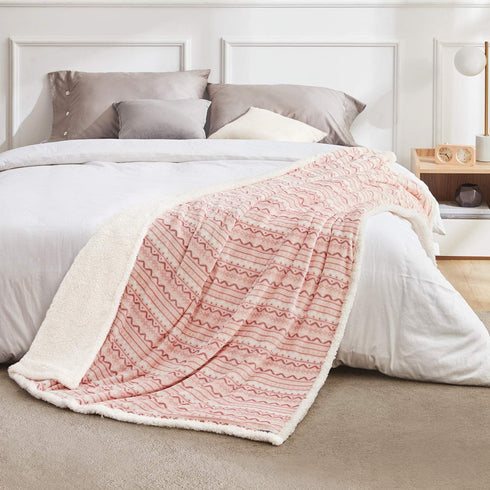 BEAUTEX Sherpa Fleece Throw Blanket for Young Girls Super Soft Fuzzy Cozy Plush Pink Sherpa Plush Throw Blanket for Kids Children Teens or Adult for Sofa Couch Bed (50" x 60",Light Pink Stripe)