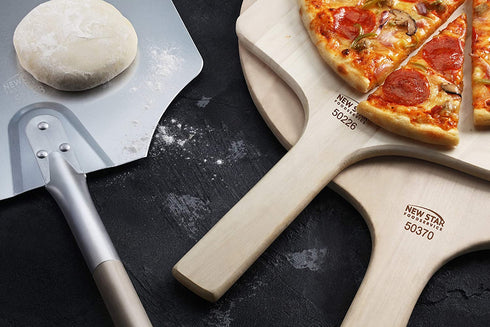 New Star Foodservice 50219 Aluminum Pizza Peel, Wooden Handle, 9 x 11 inch Blade, 26 inch overall
