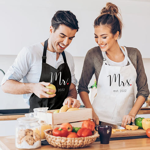 Prazoli His and Her Aprons - Mr Mrs Established 2022 Couples Engagement Gift , Cute Bridal Shower Gift Anniversary Wedding Registry Items & Decoration , Housewarming Gifts For New Home Newlywed Gift