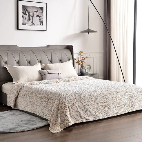 Pleasant Boulevard | Leopard Throw Blanket Fleece, Premium Lightweight Cozy Warm Plush Microfiber Bedspread for Couch Sofa and Bed (Brown, Throw (50 x 60 inches))