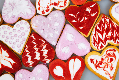 Fox Run Heart Shaped Cookie Cutters, 5-Piece Set with Storage Tin Included, Stainless Steel