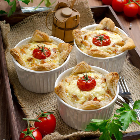 Hatrigo Porcelain Ramekins with Silicone Storage Lids, Set of 6 White Ramekins, 10 oz Oven Safe to 450 deg F, Dishwasher Safe
