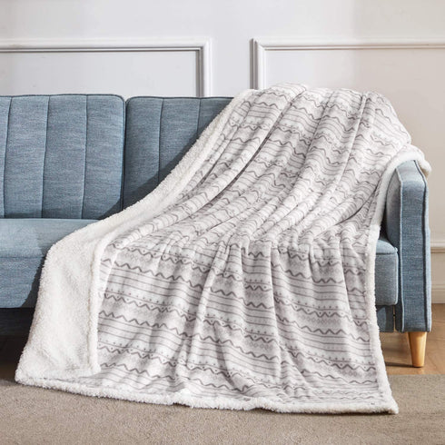 BEAUTEX Sherpa Fleece Throw Blanket Super Soft Fuzzy Cozy Plush Grey Sherpa Plush Throw Blanket for Kids Children Teens Young Girls or Adult for Sofa Couch Bed (50" x 60", Light Grey Stripe)