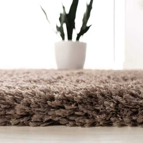 Safavieh Polar Shag Collection PSG800C Solid Glam 3-inch Extra Thick Area Rug, 3' x 5', Mushroom