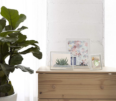 Umbra 313015-660 , White Prisma 5x7 Picture Frame for Desktop or Wall, Holds One 5?x7? Photo, 5 by 7-Inch