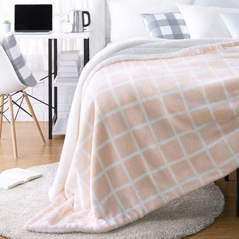 Amazon Basics Ultra-Soft Micromink Sherpa Blanket - Throw, Blush Grid