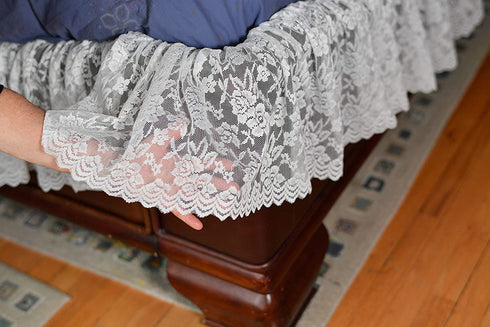 Home-X - White Lace Scalloped Elastic Bed Wrap Around, Easy Fit, Dust Ruffle Bed Skirt | Queen/King