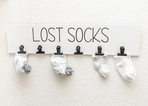 The Farmhouse Room Inc. Lost Socks Laundry Sign Wall Decor with 6 Hanging Clips, Rustic Family Home Laundry Room Decor for Lonely Pairs Seeking Sole Mates, Sawtooth Hanger