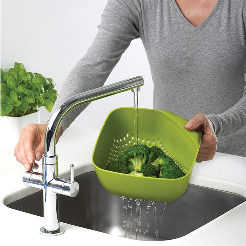 Joseph Joseph Square Colander Stackable with Easy-Pour Corners and Vertical Handle, Medium, Green