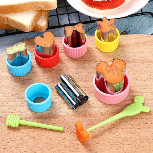 Elfkitwang Mickey and Minnie Themed Cookie Cutters Set ,Mickey Minnie Head Cartoons Shapes Cookie Cutter for Kids Sandwich Cakes Biscuits Vegetables Fruit Cutters Baking Mold(Assorted Sizes)