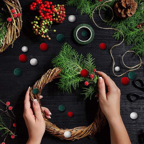 120 Pieces Christmas Felt Balls Christmas Wool Balls Green White and Red Wool Felt Pom Poms DIY Wool Felt Balls for Christmas DIY Garland, Xmas Decorations (0.8 Inch, 1 Inch, 1.2 Inch)