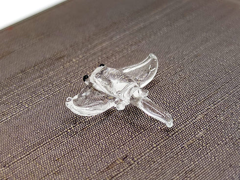 Sansukjai Rare Manta Ray Tiny Crystal Figurines Hand Blown Clear Glass Art Sea Animals Collectible Gift Home Decor (N)