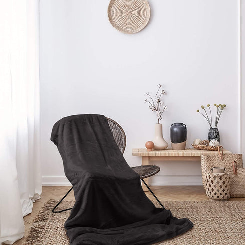 Kingole Flannel Fleece Microfiber Throw Blanket, Luxury Black Twin Size Light Weight Cozy Couch Bed Super Soft and Warm Plush Solid Color 250GSM (66 x 90 inches)