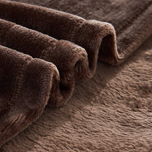 Flannel Fleece Throw Blanket Twin Size, Super Soft Fluffy Plush Blanket Throw, Luxury Fuzzy Cozy Couch Blanket for Couch, Bed, Camping, Travel Lightweight Microfiber Blanket (Brown, Twin 60" x 80")