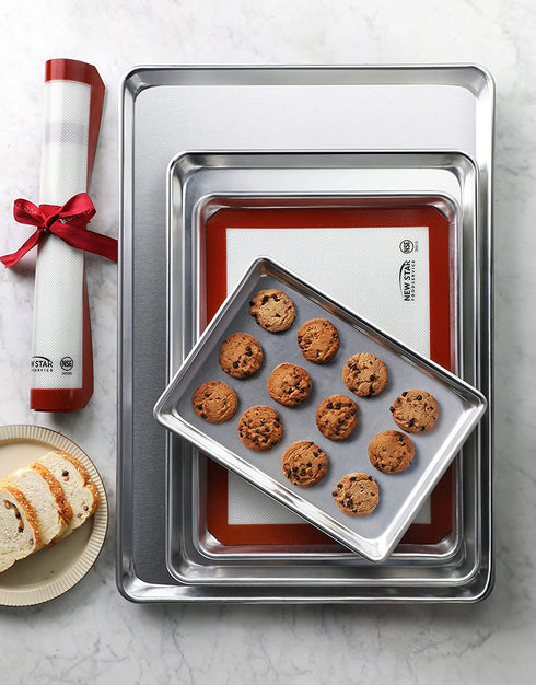New Star Foodservice 38439 Commercial-Grade 18-Gauge Aluminum Sheet Pan/Bun Pan & Silicone Baking Mat Set, 13" L x 18" W x 1" H (Half Size)