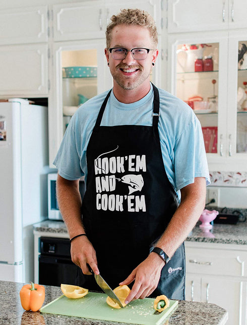 ApronMen, Hook 'Em Cook 'Em BBQ Grill Adjustable Apron for Men, One Size